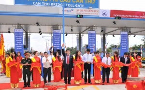 Tài xế không phải dừng xe đóng tiền tại các trạm thu phí
