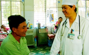 Phẫu thuật lấy viên sỏi thận nặng gần 400gr