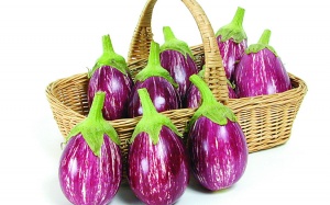 Cách trị nám và tàn nhang từ quả cà tím