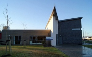 Nữ y tá hướng dẫn bệnh nhân tự sát