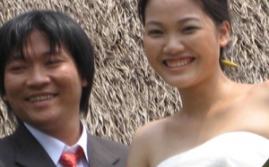 Hoạ sĩ Phạm Khắc Quang bán phá giá tranh để cứu vợ