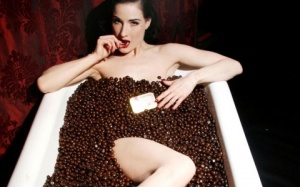 Làm đẹp đơn giản từ cafe