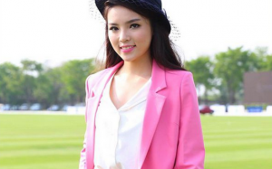 Diện đồ hơn 200 triệu, Kỳ Duyên vẫn bị chê “quê mùa”