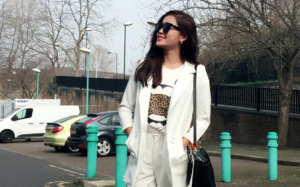 Huyền My khoe ảnh xinh tươi từ London