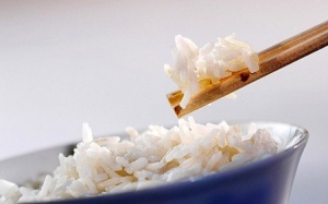 Cơm nguội để tủ lạnh giúp giảm cân nhanh?