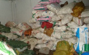 Phát hoảng với kho chứa thịt ngoại trôi nổi