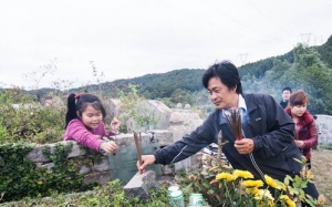 Tiết Thanh minh: Tảo mộ thế nào cho đúng?