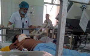 Phú Thọ: Xe biển xanh đâm trực diện 4 học sinh