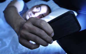 “Cú đêm” đối mặt với nhiều nguy cơ sức khỏe khi về già