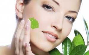 5 công dụng làm đẹp da đáng kinh ngạc của trà xanh