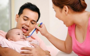 Khi bắt đầu cho bé ăn dặm mẹ cần lưu ý