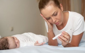 Mùa trẻ bị ốm, chồng dọa ly hôn vì phải ở nhà chăm con