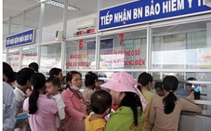 Tăng giá dịch vụ y tế: Người có thẻ bảo hiểm được lợi?