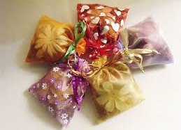 Hiểm họa tiềm ẩn khi sử dụng túi thơm