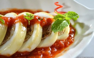 Món ngon cuối tuần: Mực nhồi thịt sốt cà