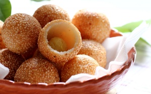 Những món quà vặt 'hút' mọi lứa tuổi