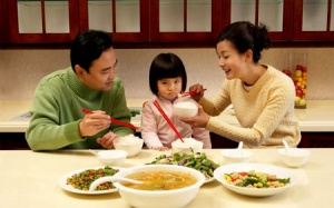 Trẻ mất cân bằng dinh dưỡng: Tại cha mẹ!