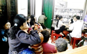 Giám đốc bệnh viện bán thuốc 'chui'