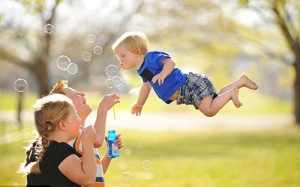 Cậu bé bị Down có thể bay!