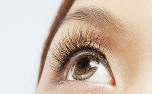 Nhìn máy tính nhiều khô mắt: Ăn gì?