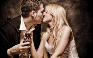 4 thời điểm “yêu” nguy hiểm nhưng khó tránh