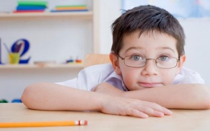 Biện pháp đơn giản cải thiện thị lực cho trẻ