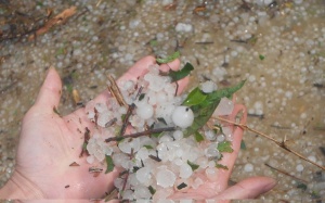 Dự báo thời tiết 26/4: Bắc Bộ đề phòng mưa đá, tố lốc