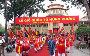 Nhớ ngày Giỗ Tổ tháng Ba thì về…