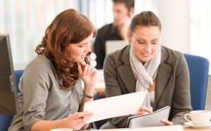 Ngồi nhiều, chị em dễ mắc ung thư vú