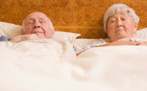 Ngủ thêm giờ giúp bệnh nhân Alzheimer ghi nhớ tốt hơn