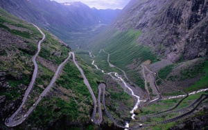 Những cung đường 'dựng tóc gáy' bậc nhất thế giới