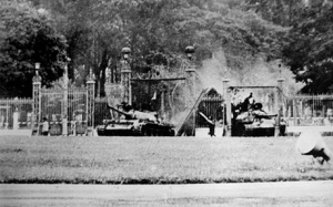 Bức ảnh lịch sử làm nên tên tuổi của nữ phóng viên Pháp