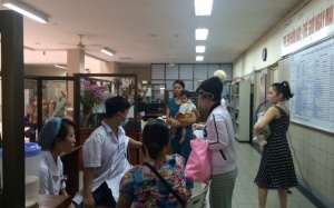 Nhiều trẻ mắc bệnh “đặc trưng” của mùa du lịch