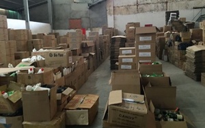 Bắt bốn kho mỹ phẩm dỏm ở TP.HCM