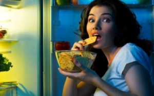 Đừng ăn hay uống... acid vào bữa đêm