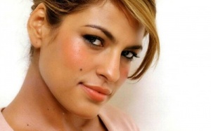 10 vị trí nốt ruồi may mắn, giàu sang