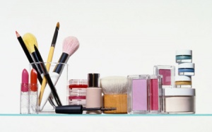 Nhận biết độ an toàn của mỹ phẩm bằng cách hoà vào nước