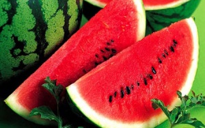4 loại bệnh có thể chữa được từ phần vứt đi của quả dưa hấu