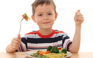 Dạy trẻ lịch sự trong ăn uống