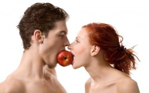 'Cậu nhỏ' bị xước khi 'yêu' bằng miệng, phải làm sao đây?