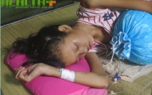 “Chỉ ở bệnh viện, con mới được ăn canh sườn”