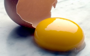 Mẹo chữa tàn nhang với trứng gà