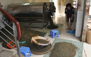 Phát hiện 12 tấn trà đang “tẩm” hóa chất