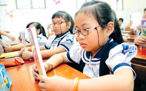 Hỗ trợ chữa cận thị bằng phương pháp bấm huyệt