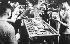 Sinh nhật Bác nói chuyện bữa ăn giản dị của Người