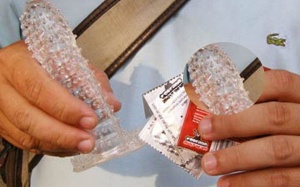 Rước họa vào thân vì dùng bao cao su hình dáng kỳ quái
