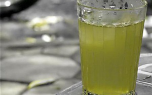 Sự thật “đáng sợ” về trà đá vỉa hè bạn nên biết