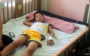 Ăn cua đá luộc: Một trẻ cấp cứu, một trẻ tử vong