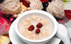 Có nên cho trẻ dùng yến sào không?