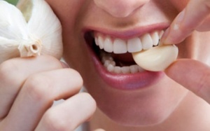 Tỏi và nghệ - 2 thực phẩm giải độc gan không thể bỏ qua